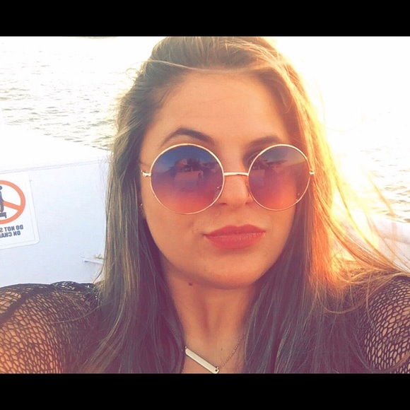 Hey! I’m Amanda ✨ - Picture 6 of 8